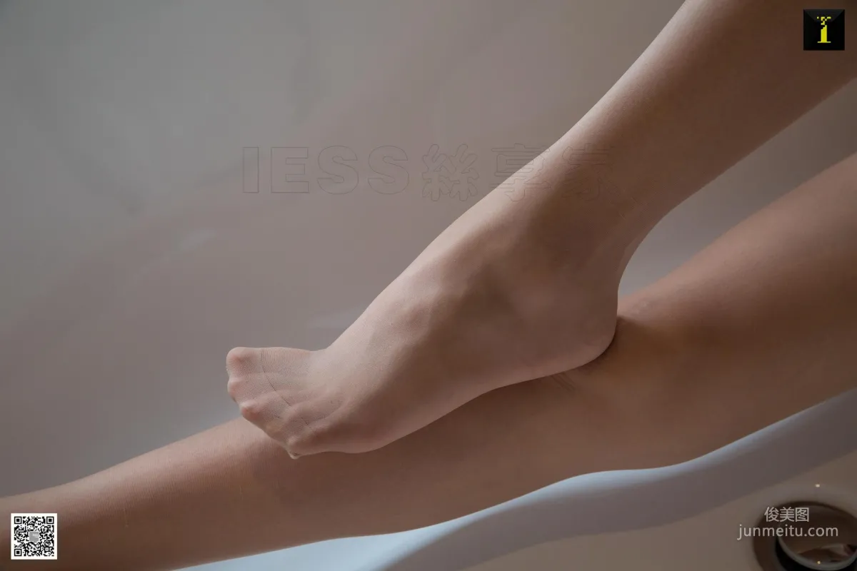 模特婉萍 《婉萍與小黃鴨》 [IESS異思趣向] 絲襪美腿寫真集 7