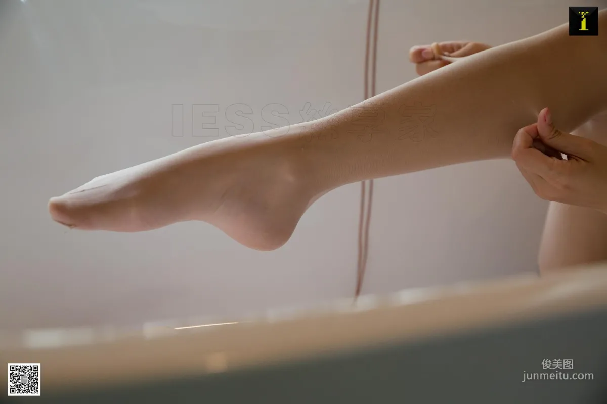 模特婉萍 《婉萍與小黃鴨》 [IESS異思趣向] 絲襪美腿寫真集 68