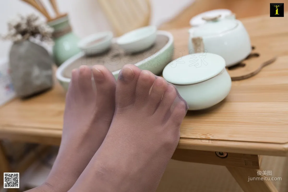 模特婉萍 《婉萍旗袍請茶》 [IESS異思趣向] 美腿絲足寫真集 22
