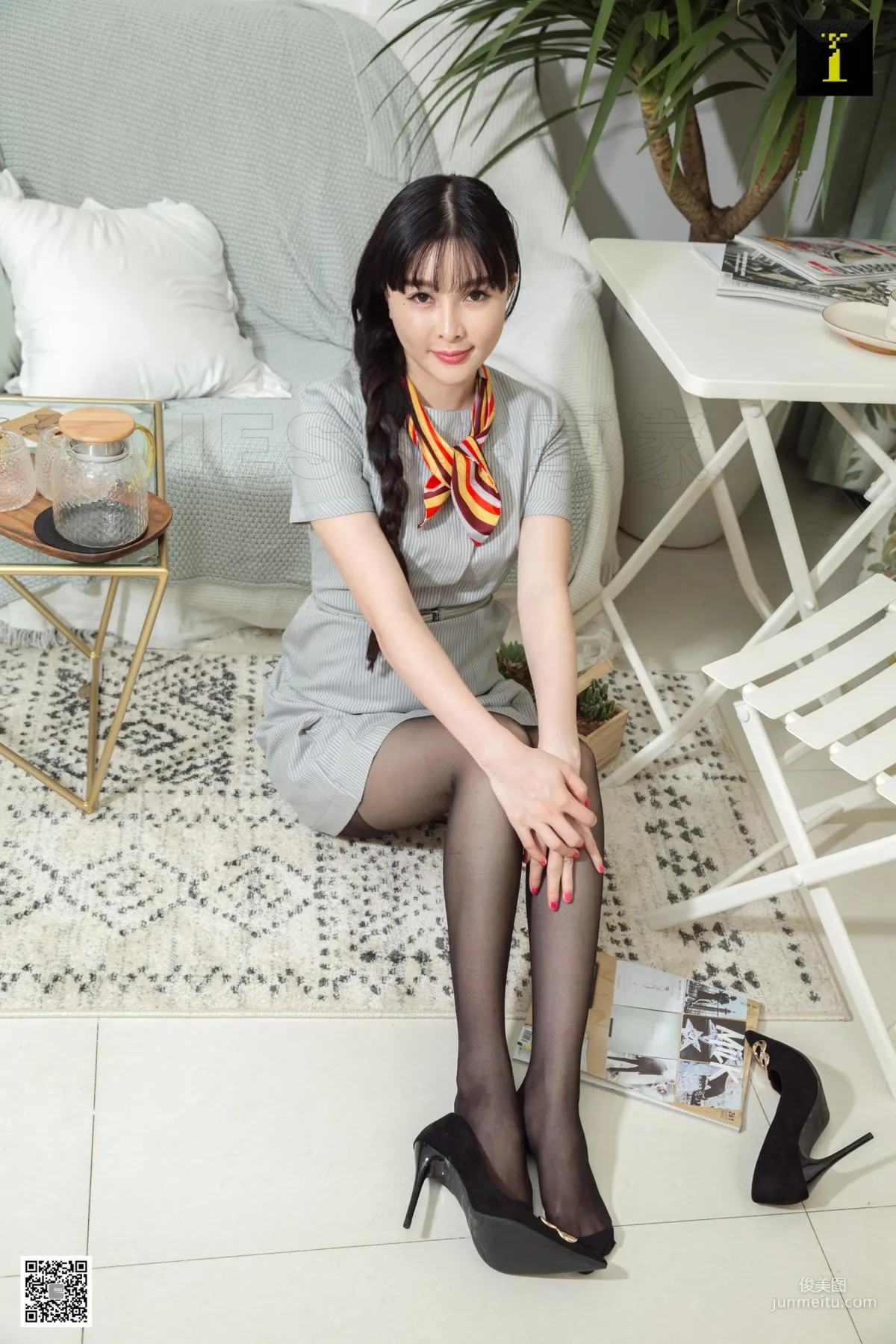 模特喵姐 《我的閨蜜是空姐》 [IESS異思趣向] 絲襪美腿寫真集 72