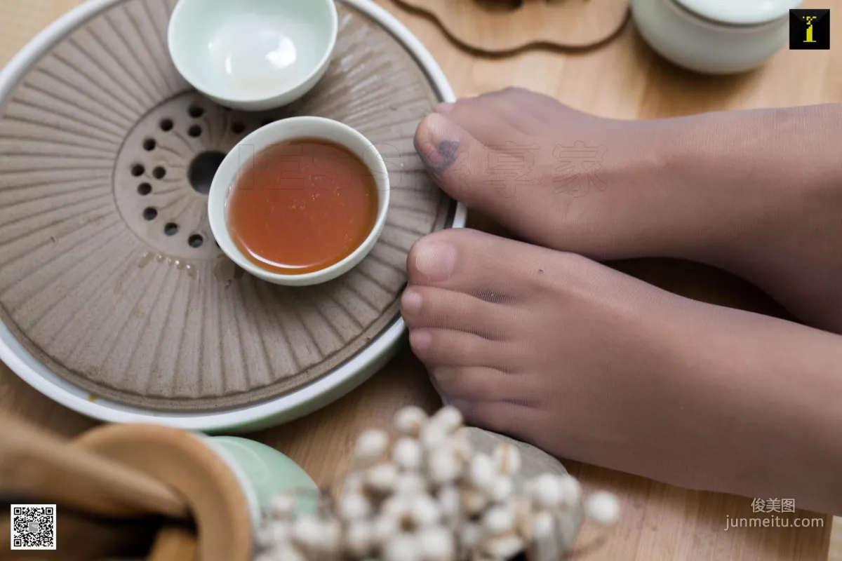模特婉萍 《婉萍旗袍請茶》 [IESS異思趣向] 美腿絲足寫真集 36