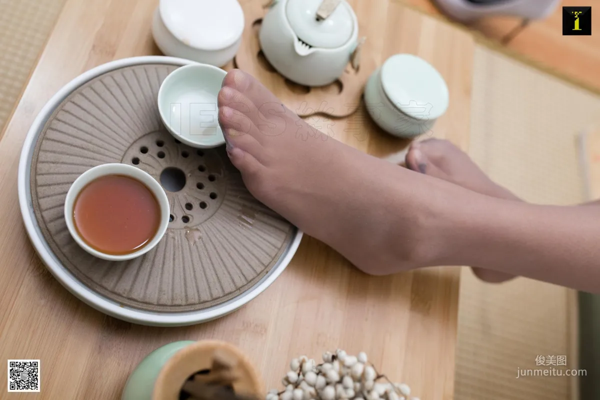 模特婉萍 《婉萍旗袍請茶》 [IESS異思趣向] 美腿絲足寫真集 33