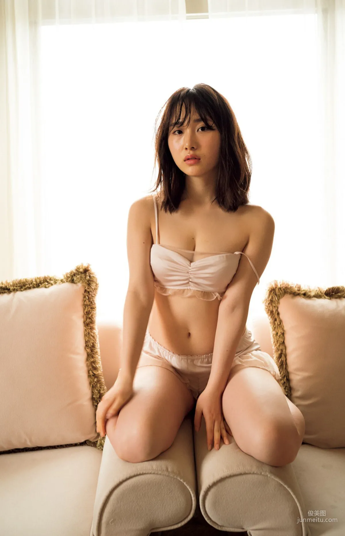 [FRIDAY] 高橋朱裡 《AKB48の「美バスト」》寫真 9