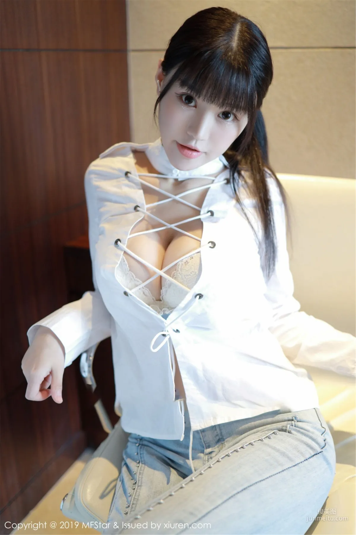 Flower朱可兒《白色襯衫下性感美胸》 [模範學院MFStar] Vol.207 寫真集 4