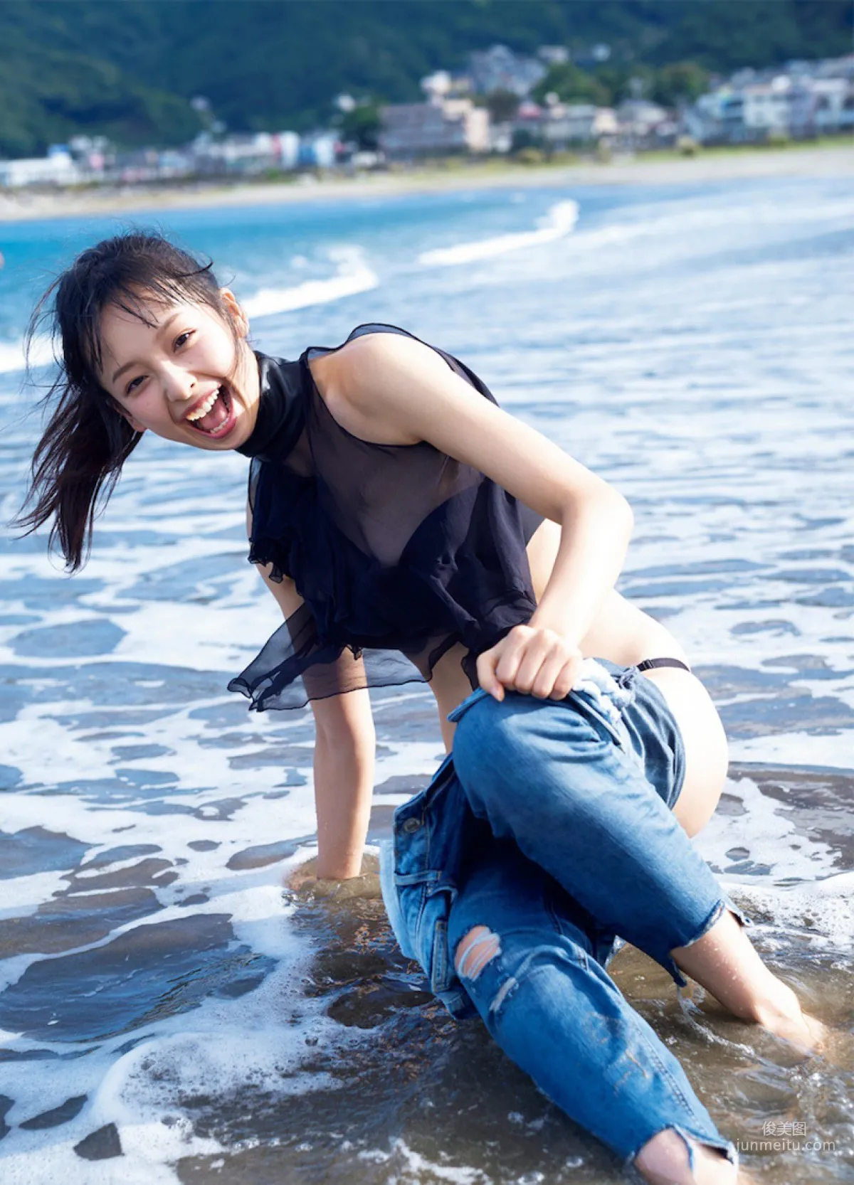 [FRIDAY] 華村あすか 《ちょっぴりオトナなビキニでシャワー(動画付き)》写真3