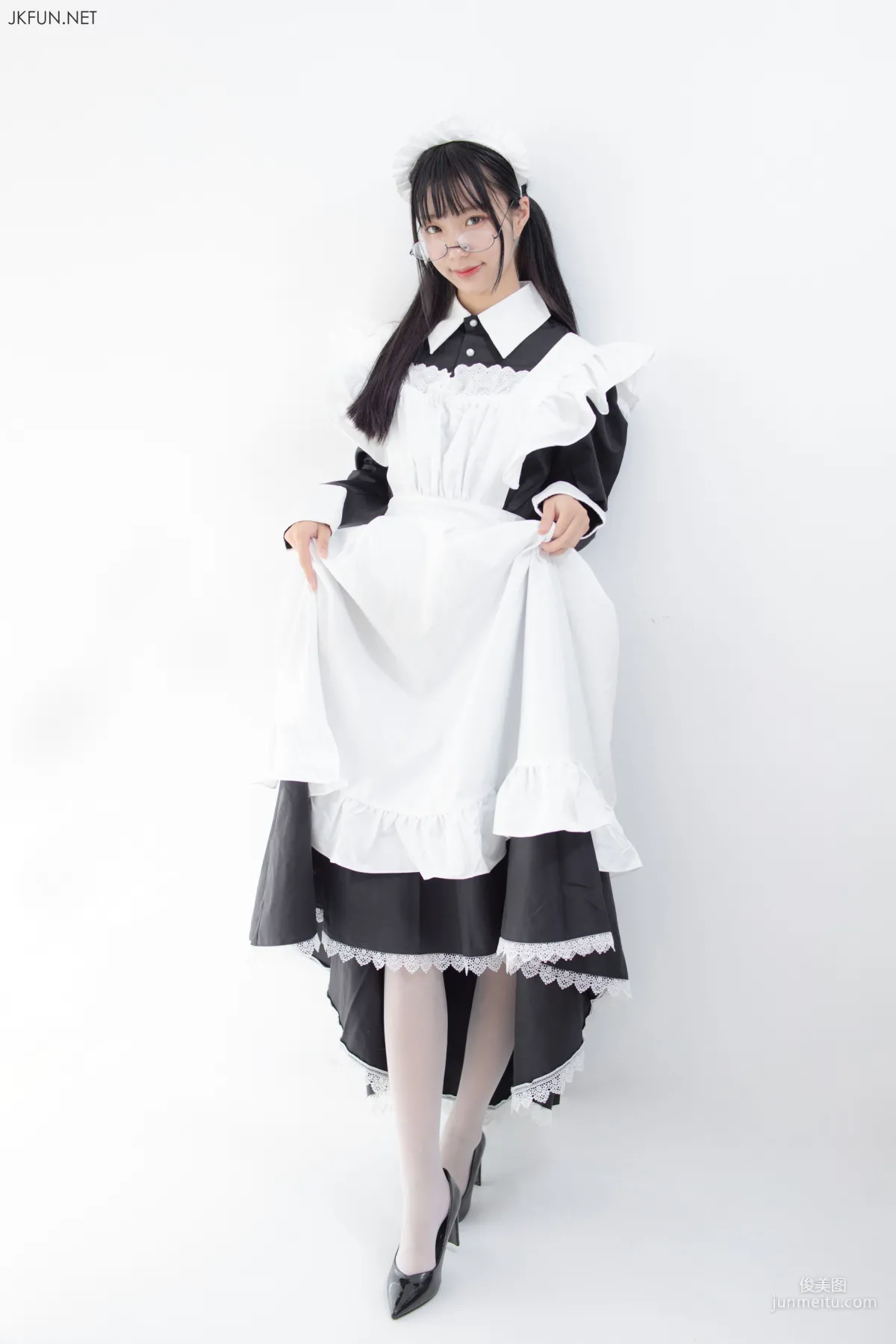 《女仆眼镜妹》 [森萝财团] 写真集1