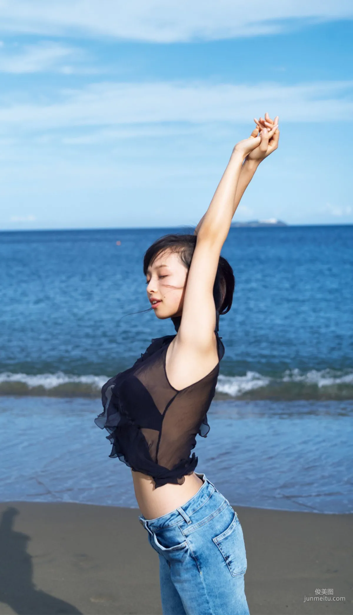 [FRIDAY] 華村あすか 《ちょっぴりオトナなビキニでシャワー(動画付き)》写真2