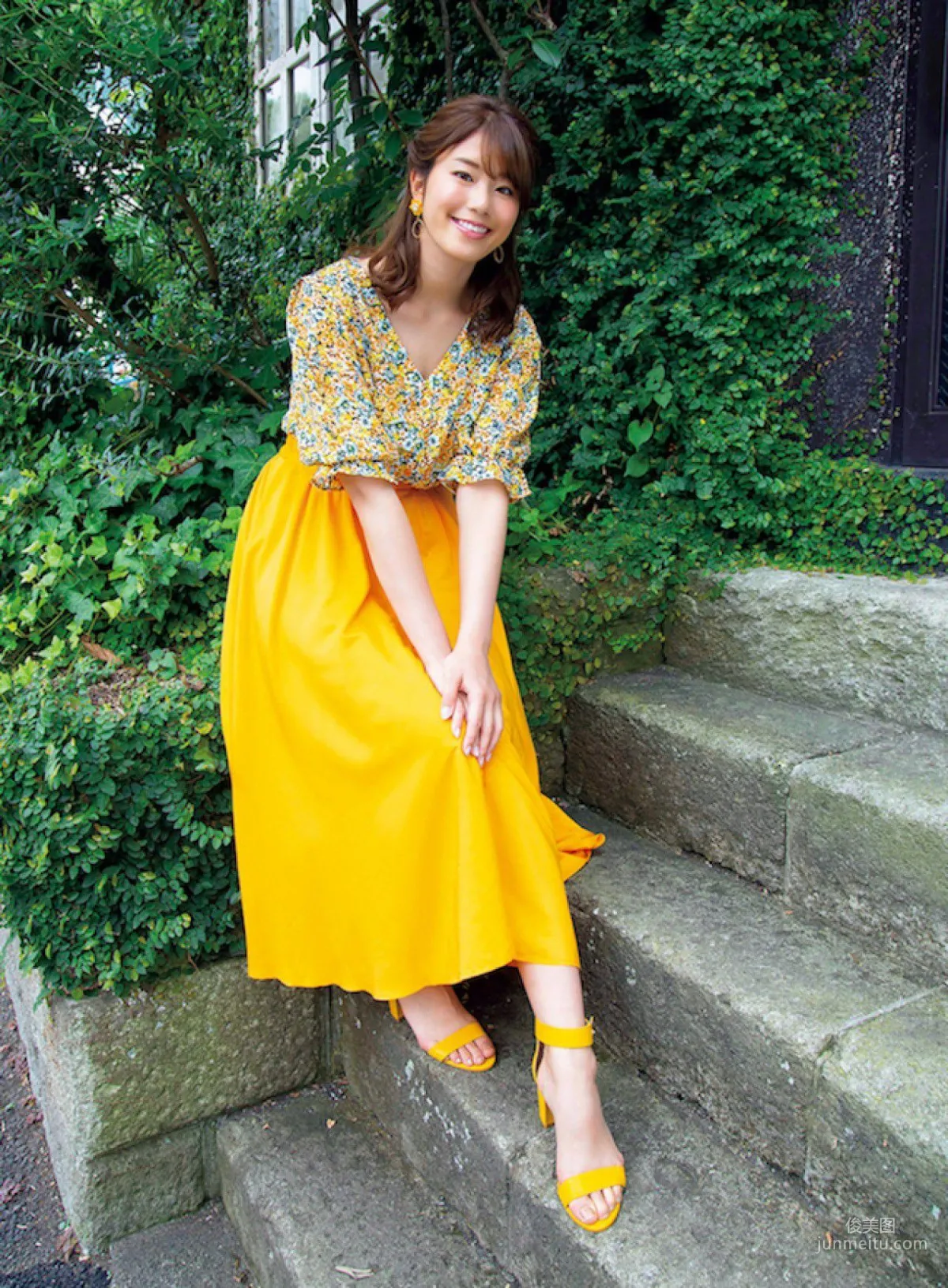 [FRIDAY] 稲村亜美 《グラビア復活「神ボディ」》写真3