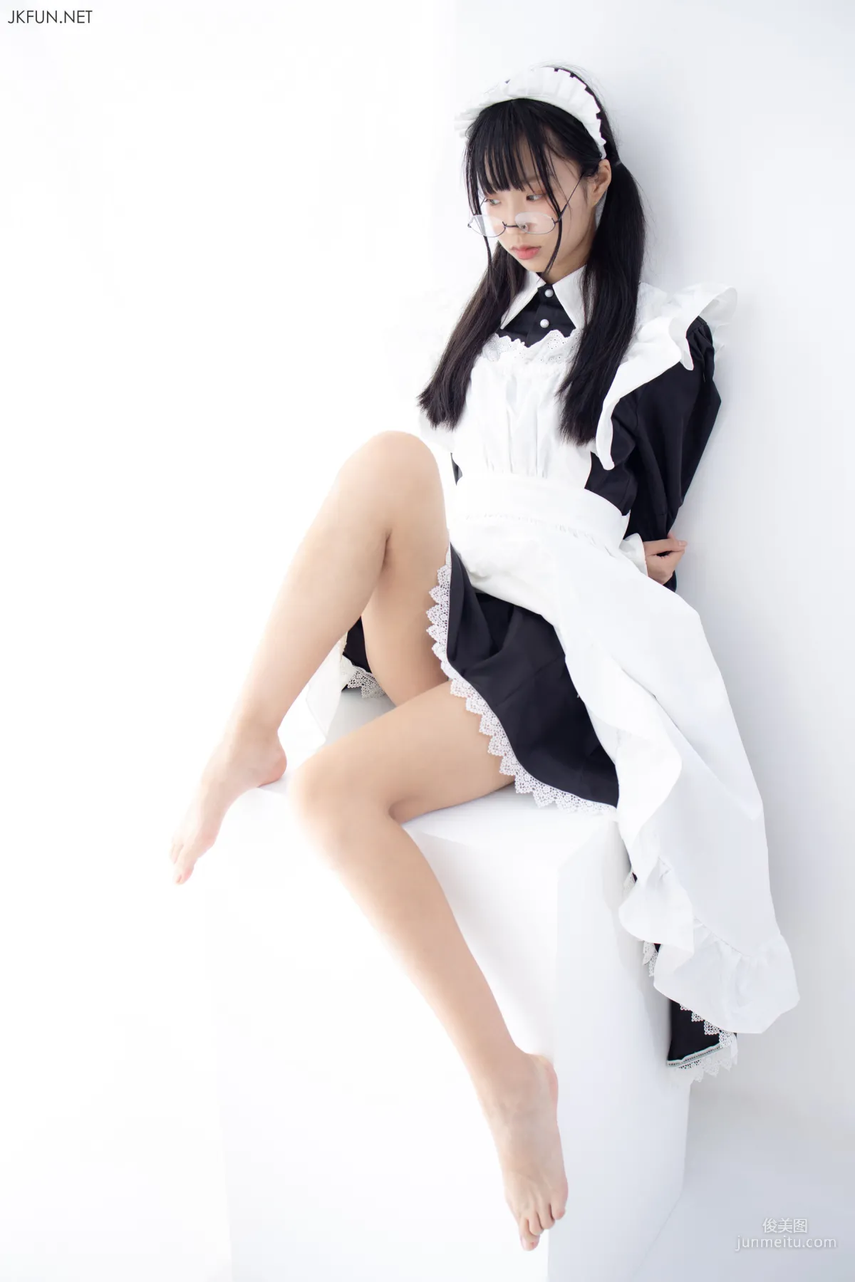 《女仆眼镜妹》 [森萝财团] 写真集126