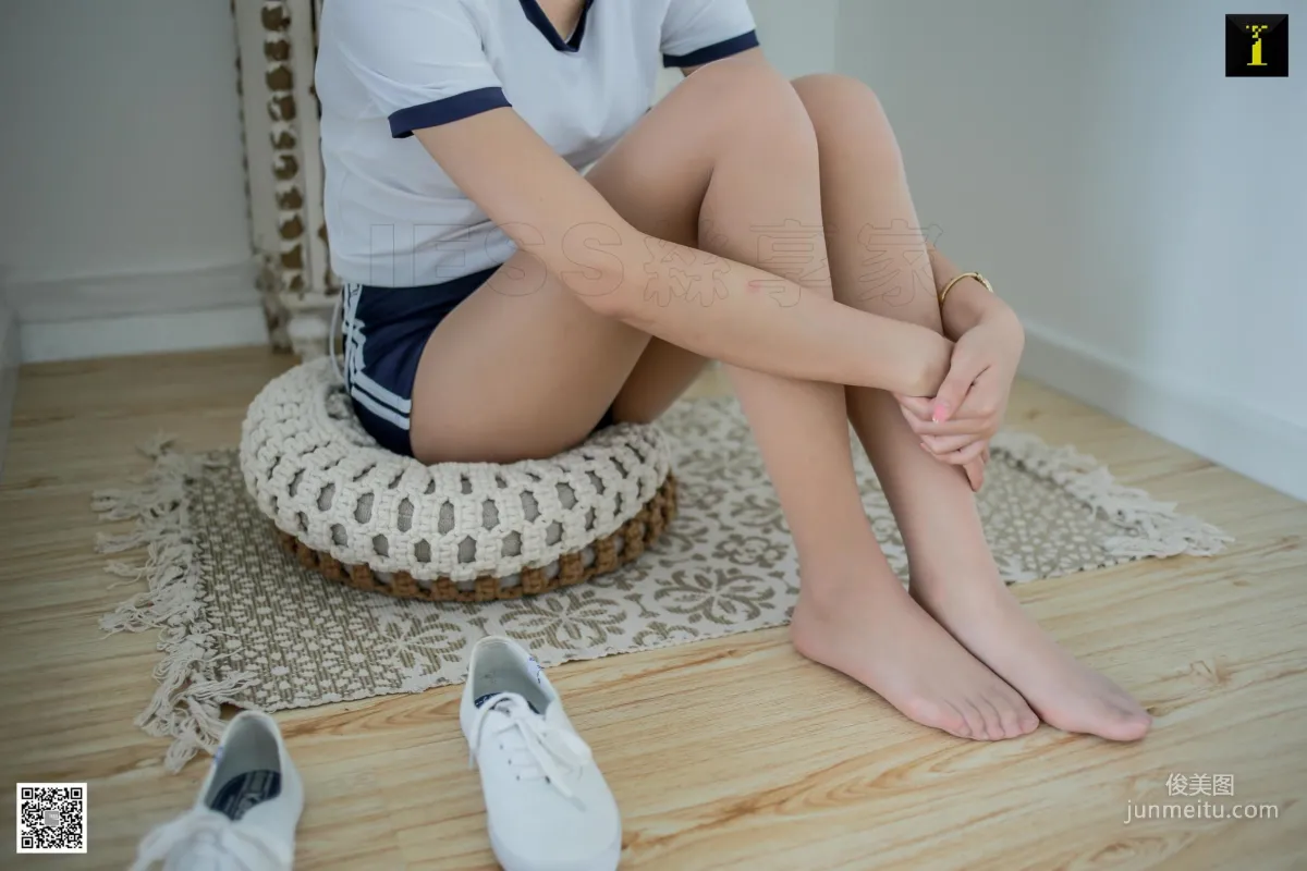 模特小衫 《透出輪廓的緊身褲》 [IESS異思趣向] 絲襪美腿寫真集 17