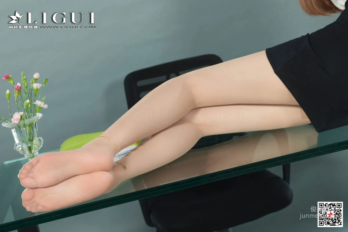 瑶瑶《OL小秘丝足美腿》 [丽柜LIGUI] 网络丽人 写真集56