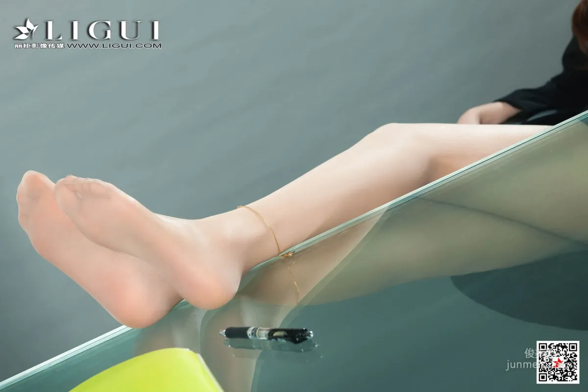 Model 娜娜《肉絲OL高跟女郎》 [麗櫃LIGUI] 網絡麗人 寫真集 27