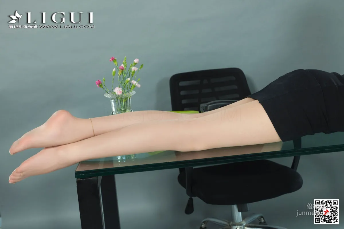瑶瑶《OL小秘丝足美腿》 [丽柜LIGUI] 网络丽人 写真集41