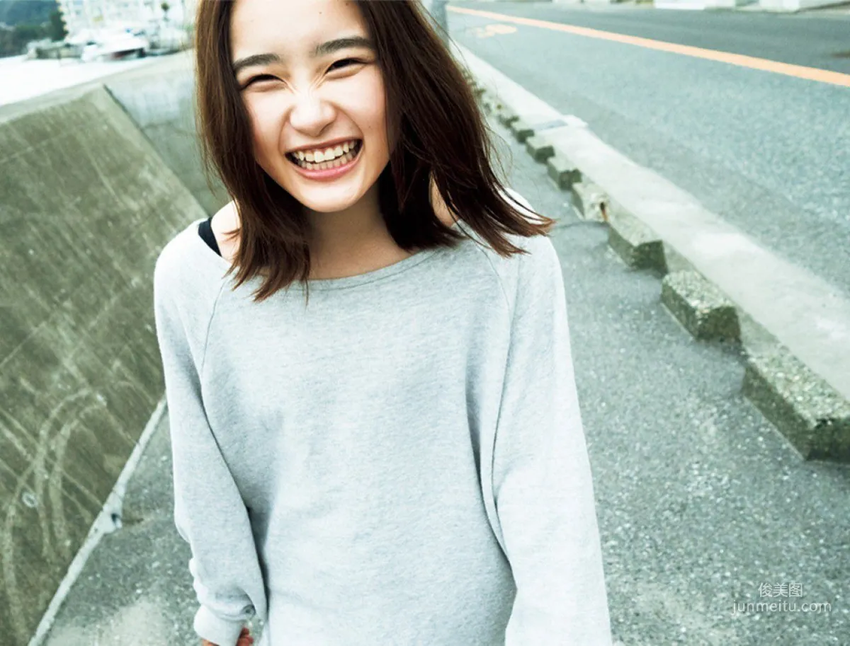 [FRIDAY] 安倍乙《美少女ビキニ「石原さとみに似てるよね」》寫真 8