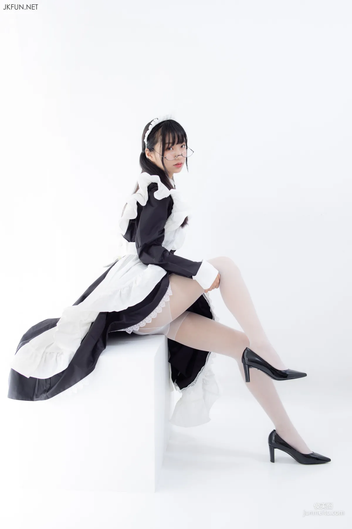 《女仆眼镜妹》 [森萝财团] 写真集8