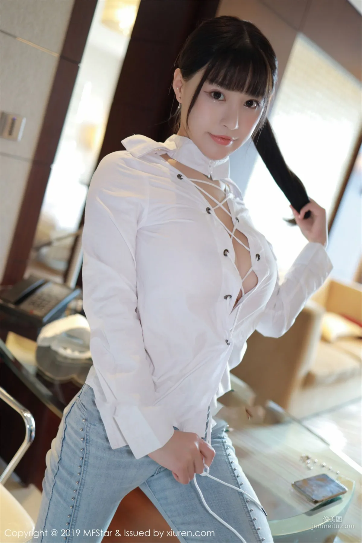 Flower朱可兒《白色襯衫下性感美胸》 [模範學院MFStar] Vol.207 寫真集 21