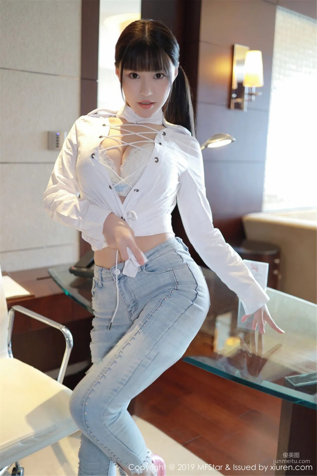 Flower朱可兒《白色襯衫下性感美胸》 [模範學院MFStar] Vol.207 寫真集 10