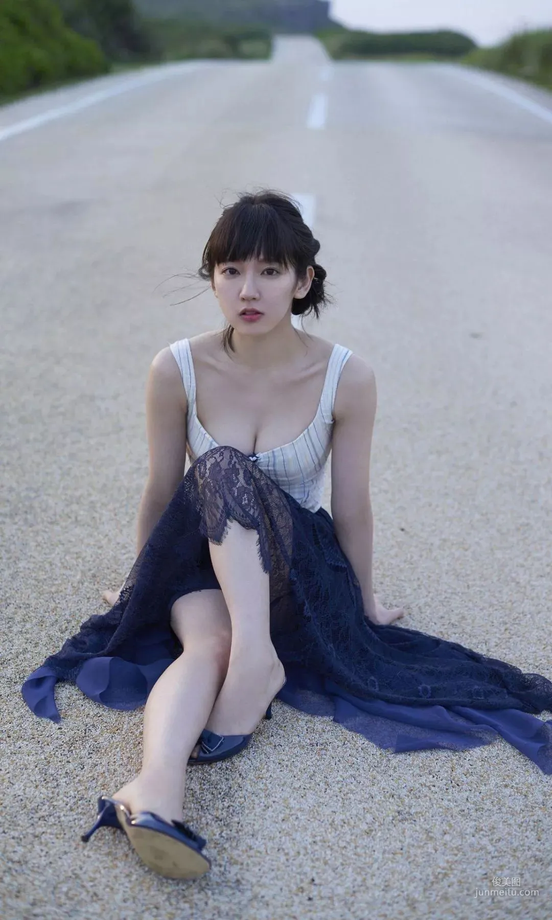 吉岡里帆 「ロングロングバケーション」(Kindle版) 写真集41