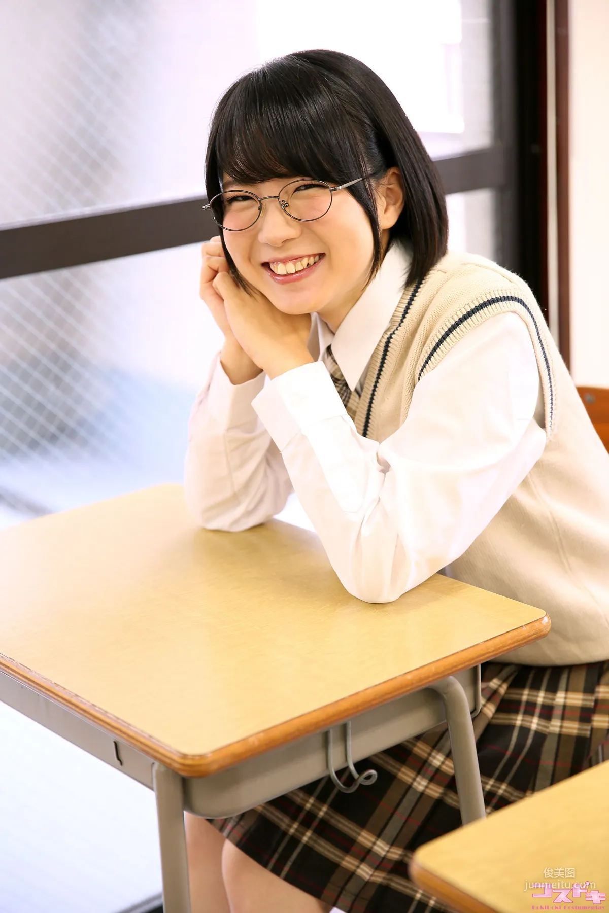 美咲光(美咲ヒカル) misakihikaru_pic_seifukumegane1+2 [Cosdoki] 寫真集 8