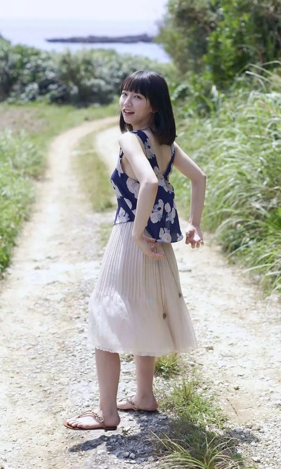 吉岡里帆 「ロングロングバケーション」(Kindle版) 写真集5