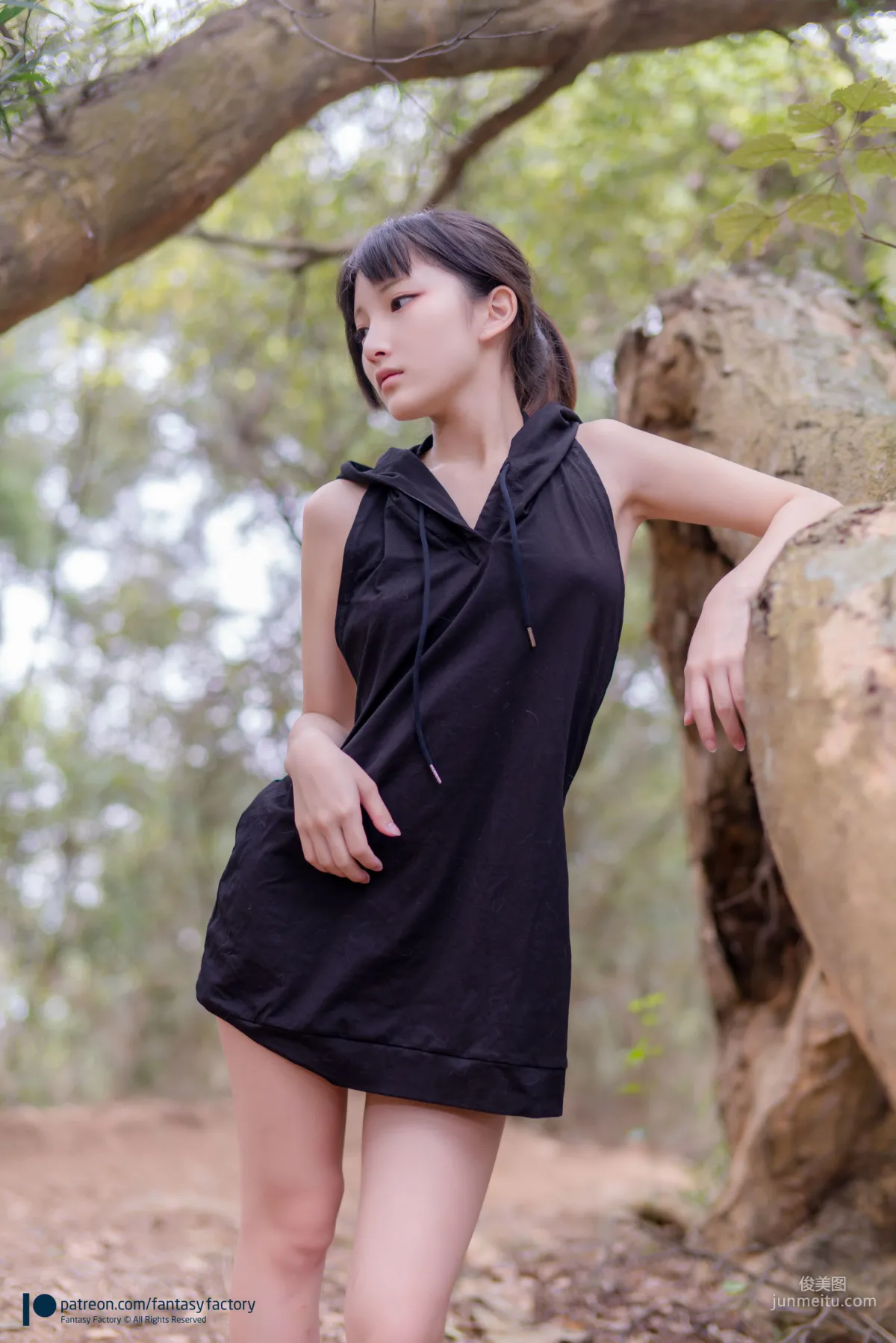 COSER小丁 《单车少女 黑胶 情趣网衫》 [Fantasy Factory] 写真集19