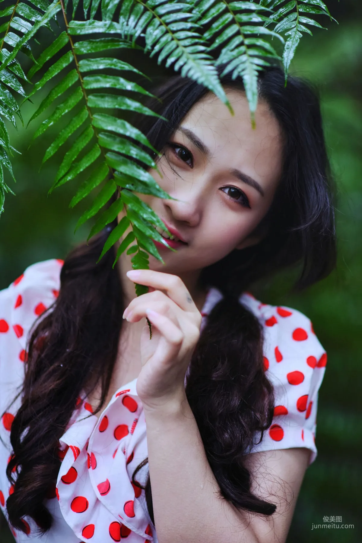 岑晴晴《慵懶的性感》 [制服の女生]寫真集 49