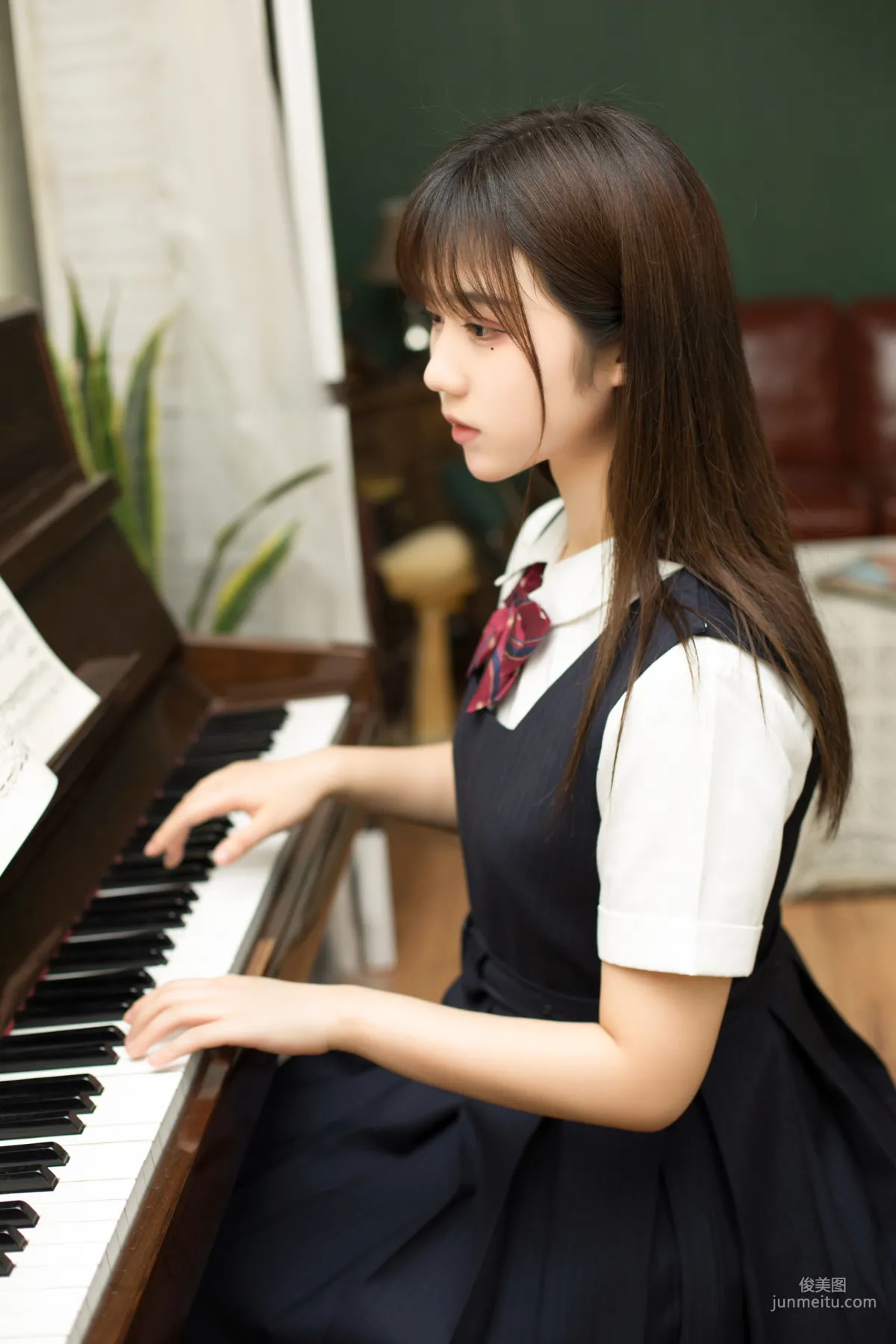 微博福利姬鏡醬《不知夢 制服》 [COSPLAY美女] 寫真集 1