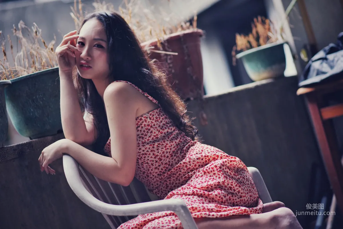 岑晴晴《慵懶的性感》 [制服の女生]寫真集 12