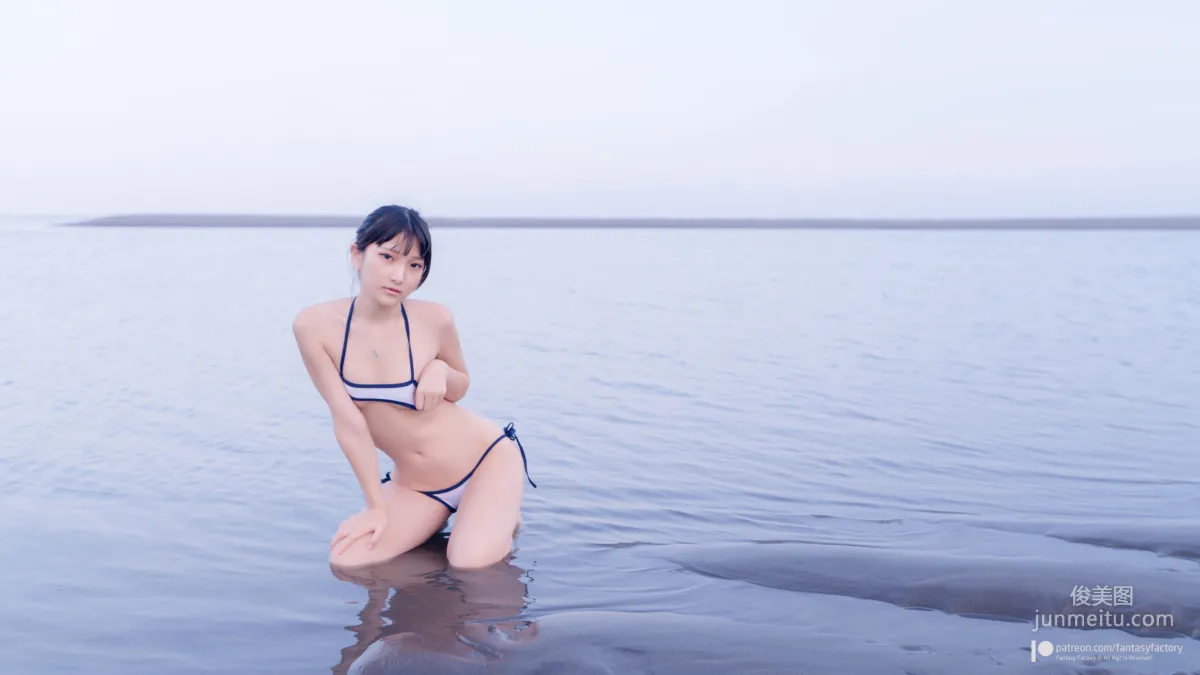 COSER小丁《居家+沙滩+浴室》 [Fantasy Factory] 写真集10