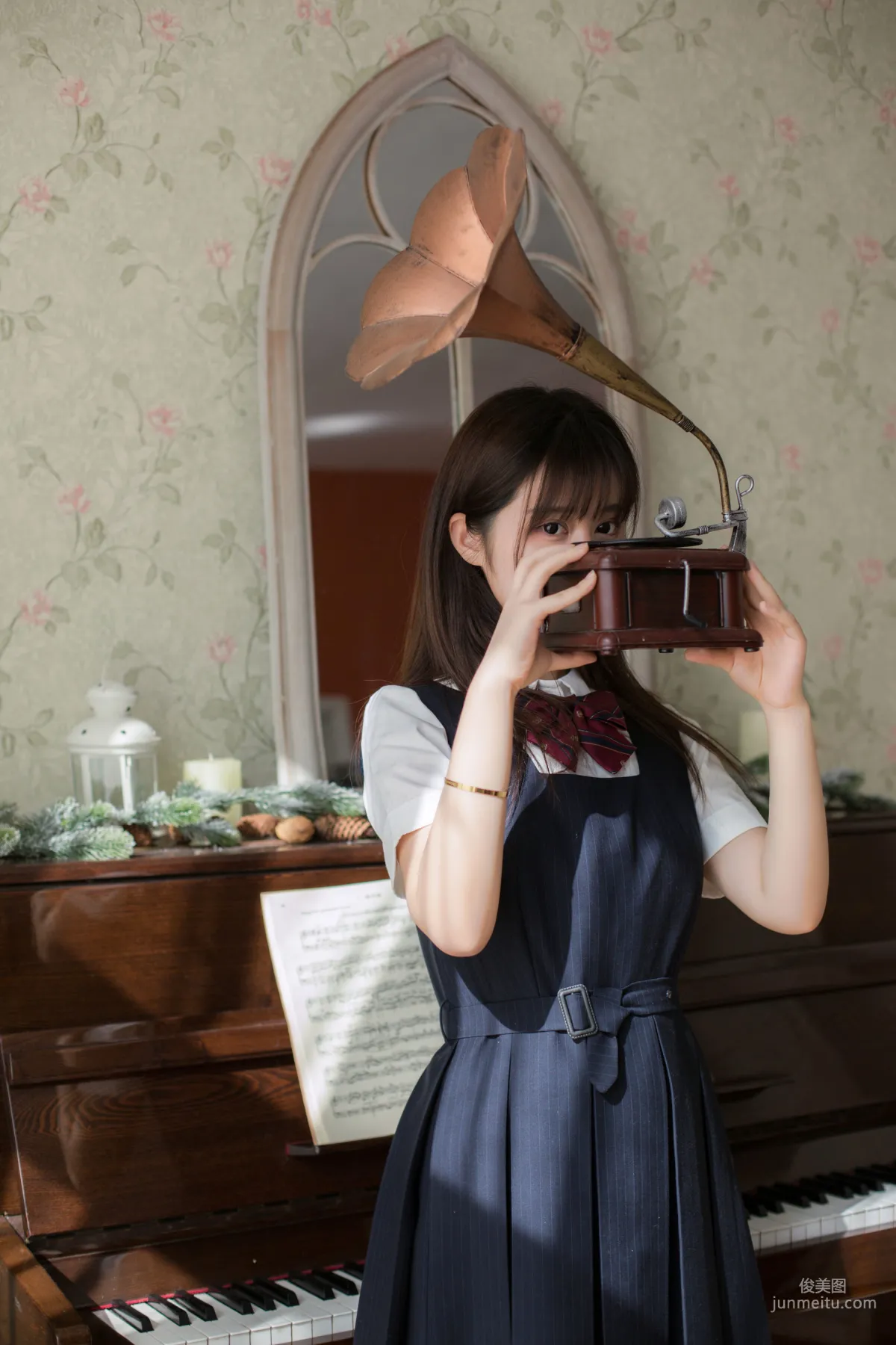 微博福利姬鏡醬《不知夢 制服》 [COSPLAY美女] 寫真集 30