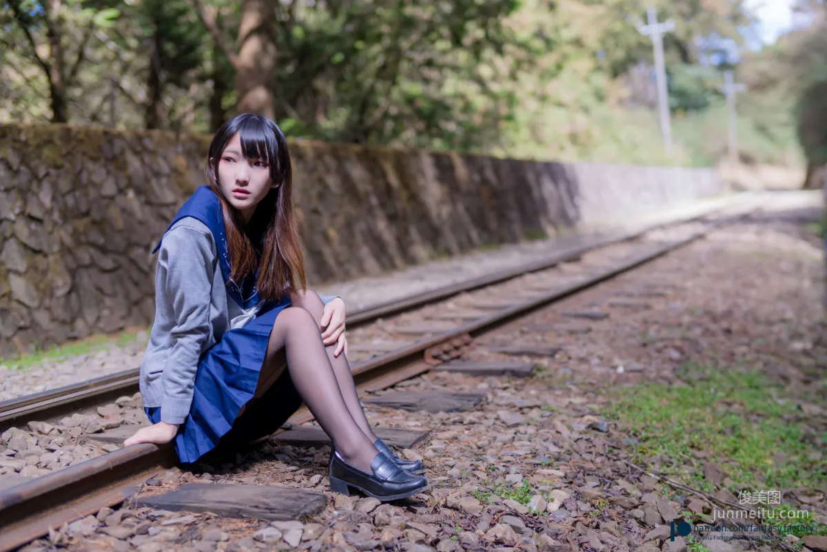COSER小丁《JK制服+水手小兔外拍》 [Fantasy Factory] 写真集54