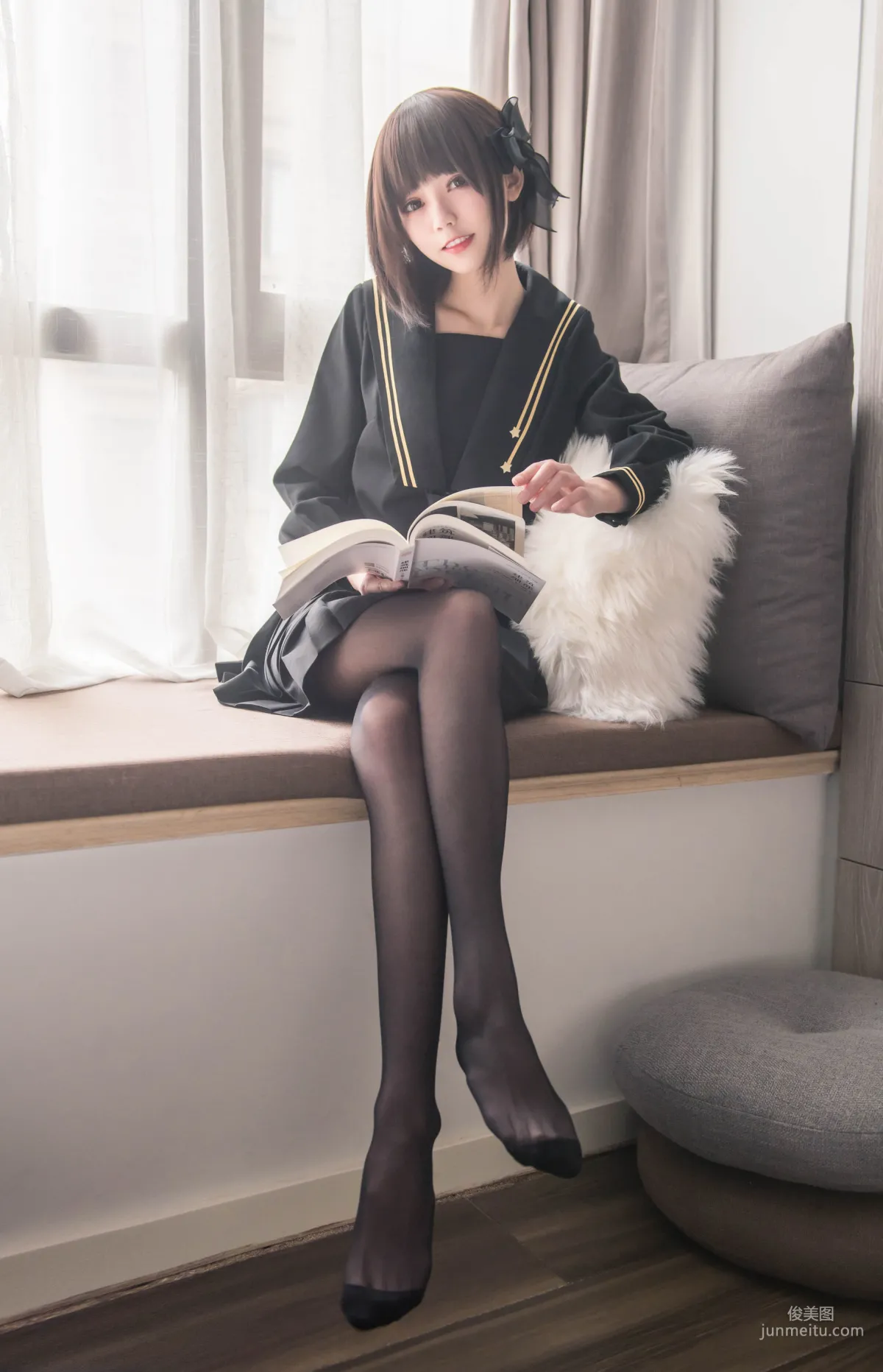 你的負卿《窗台制服》 [COSPLAY福利] 寫真集 9