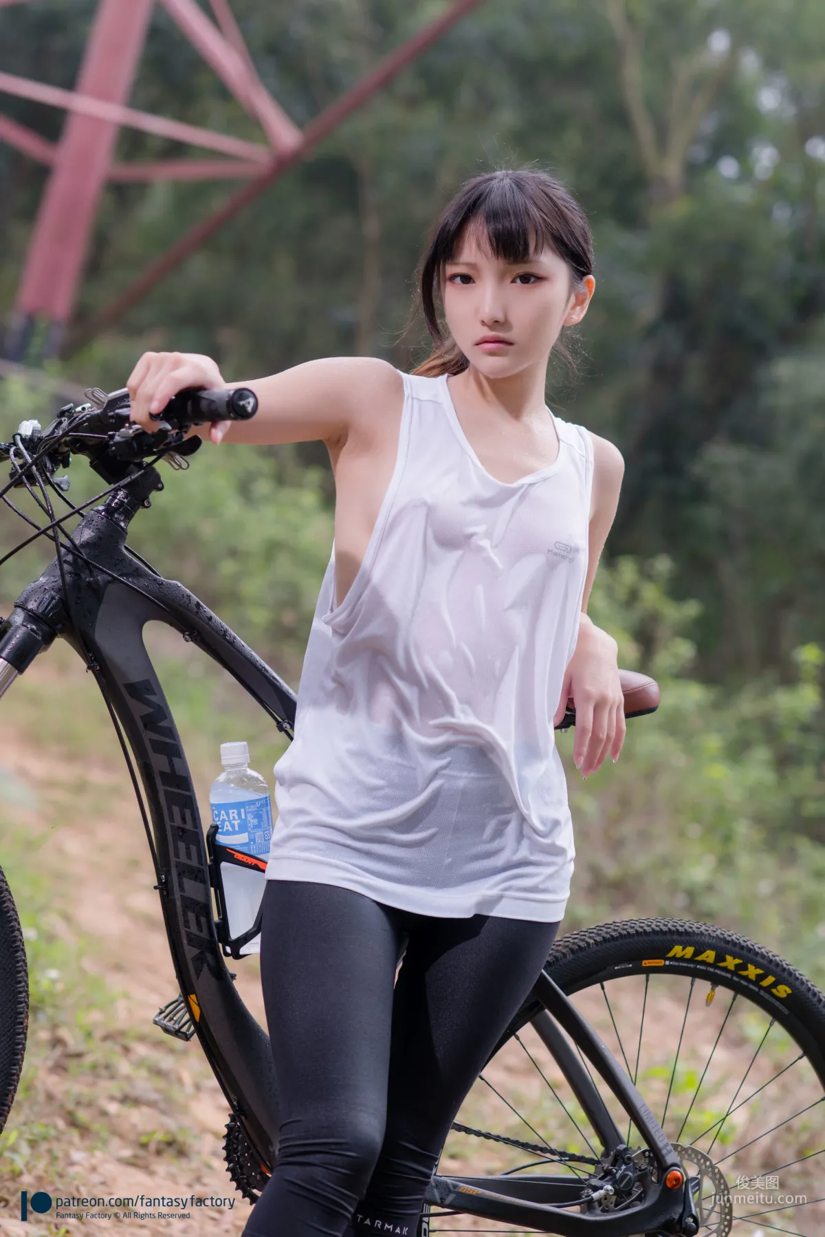 COSER小丁 《单车少女 黑胶 情趣网衫》 [Fantasy Factory] 写真集11