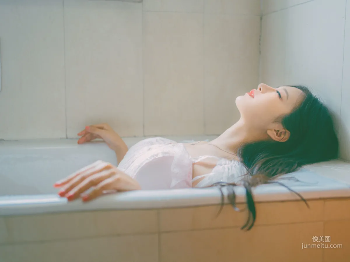 Shika小鹿鹿《浴缸》 [COSPLAY福利] 寫真集 4