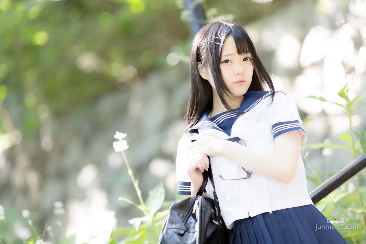 まきろん。《君夏 - 君と僕の夏休み》 制服  写真集8
