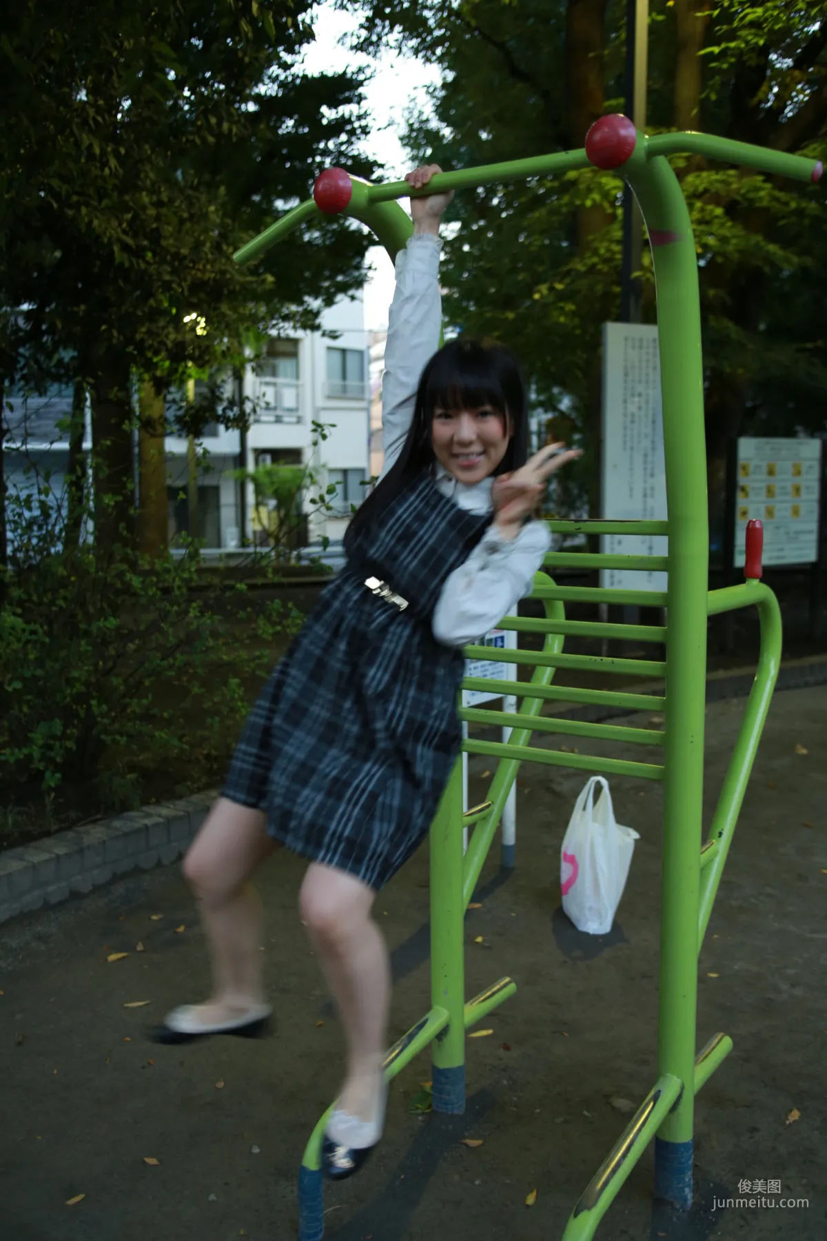 雨宮留菜 《ふたり暮らし畫像 》寫真集 17