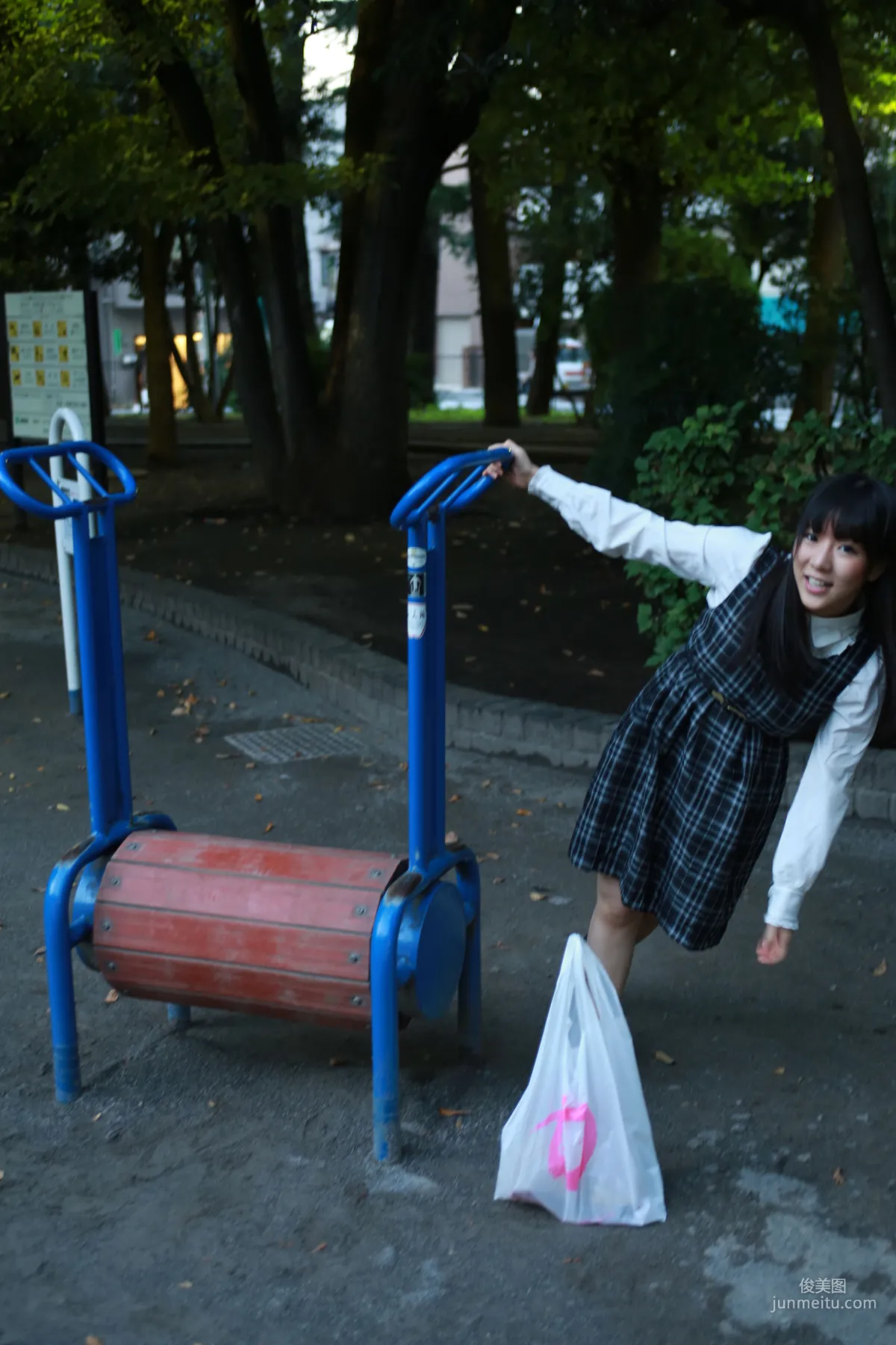 雨宮留菜 《ふたり暮らし畫像 》寫真集 14