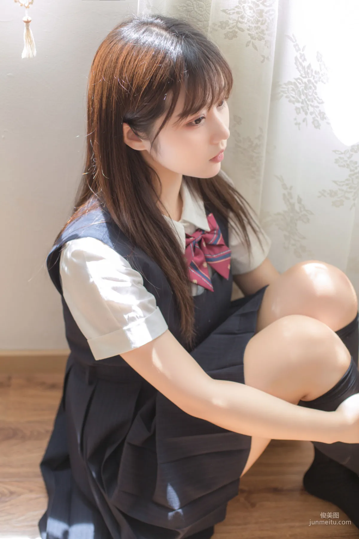微博福利姬鏡醬《不知夢 制服》 [COSPLAY美女] 寫真集 21