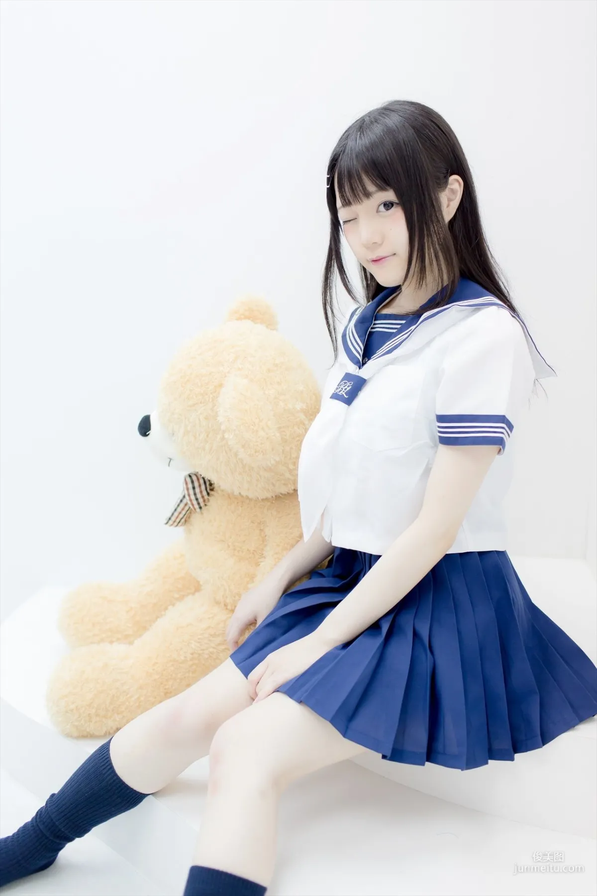 まきろん。《君夏 - 君と僕の夏休み》 制服  写真集30