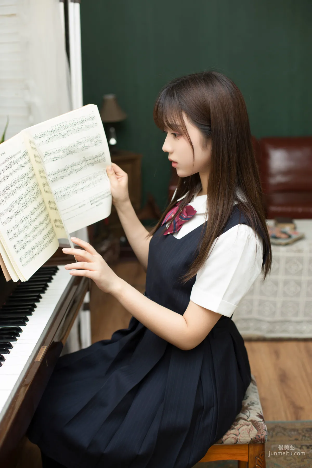 微博福利姬鏡醬《不知夢 制服》 [COSPLAY美女] 寫真集 3