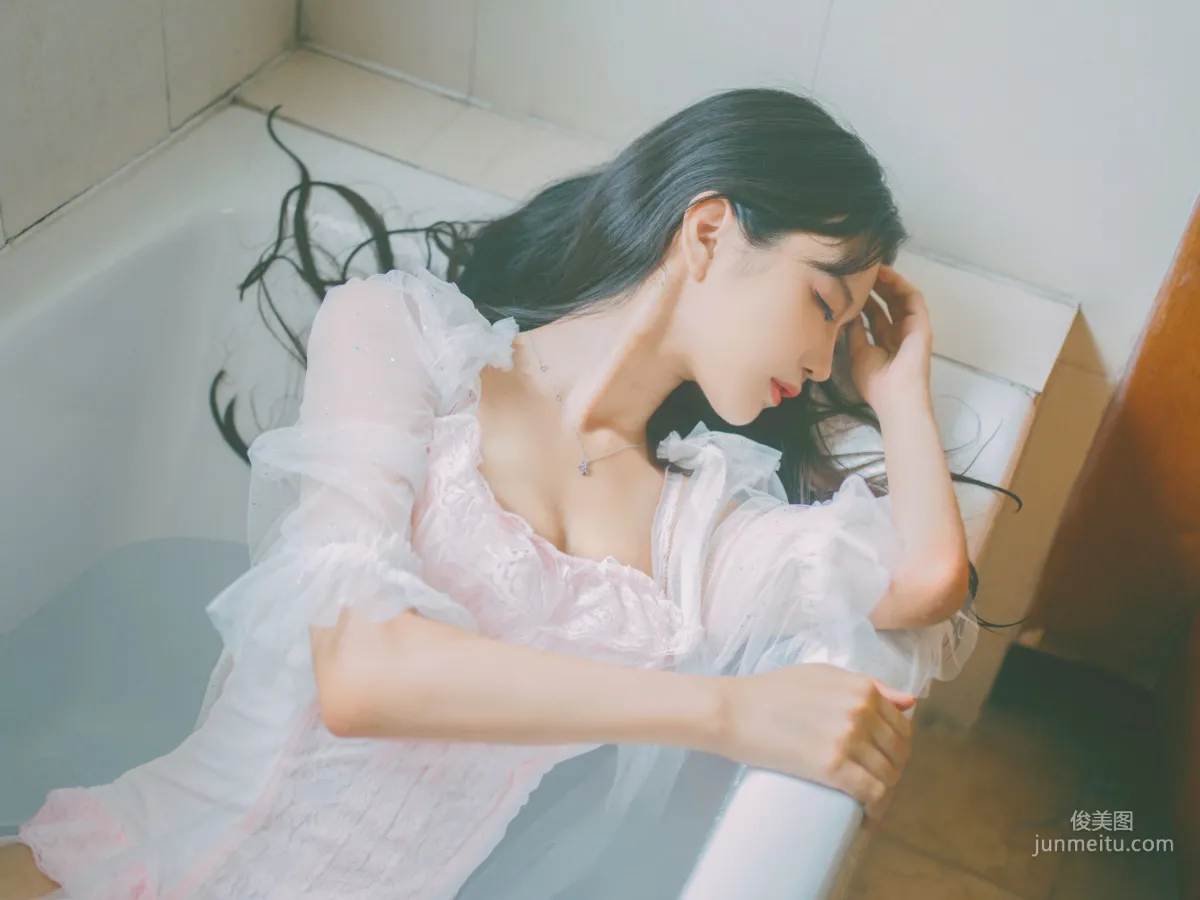 Shika小鹿鹿《浴缸》 [COSPLAY福利] 寫真集 5