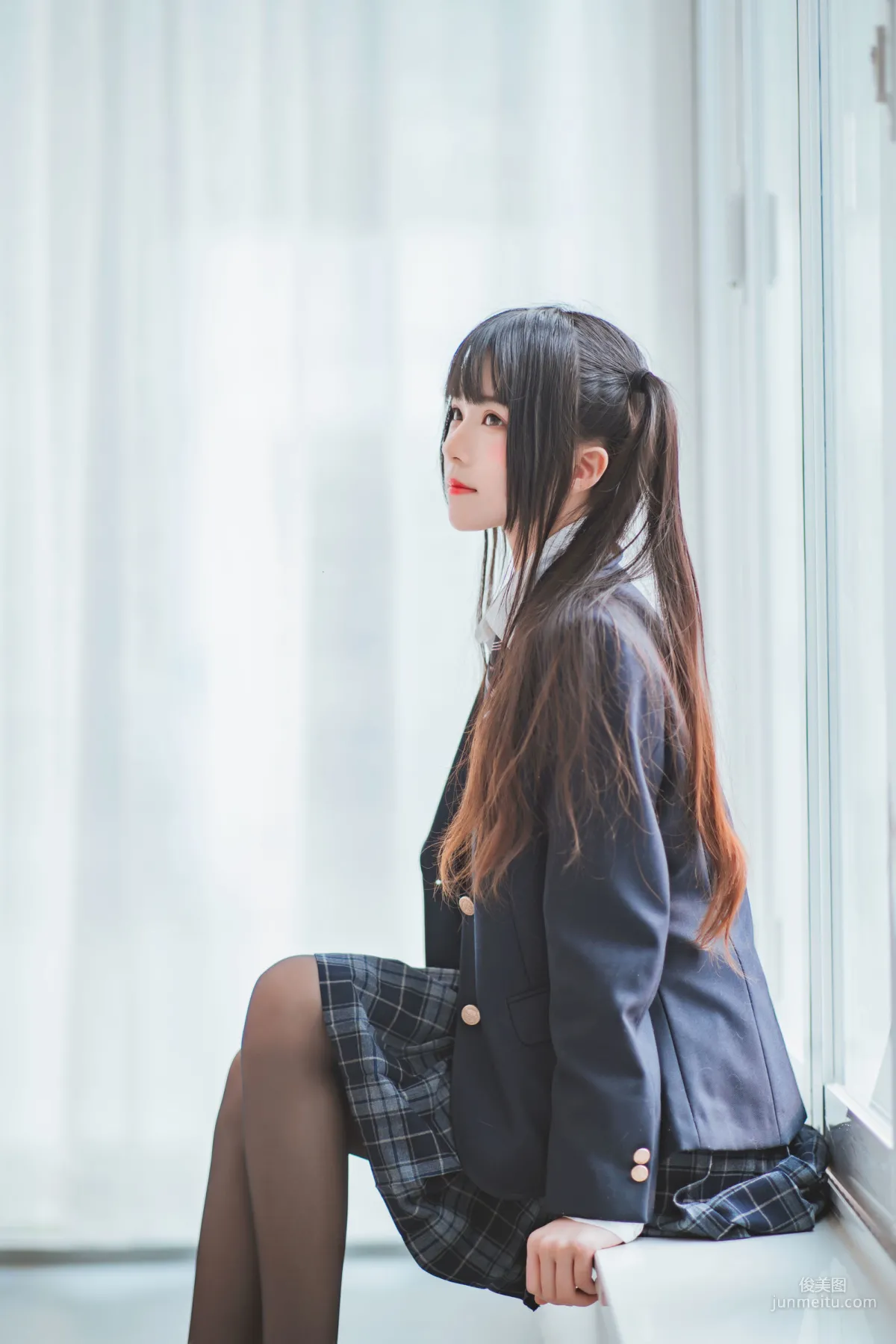 桜桃喵《冬季制服絲秀》 [COSPLAY美女] 寫真集 18