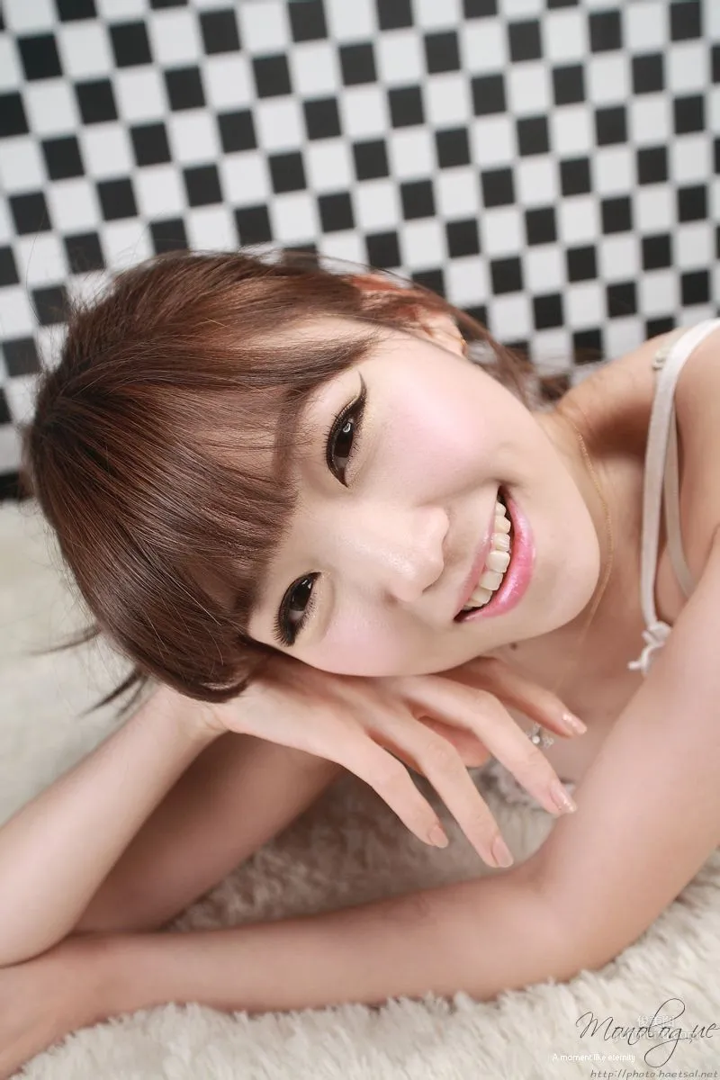 李恩慧《白色吊带睡裙》[韩国女神] 写真集9