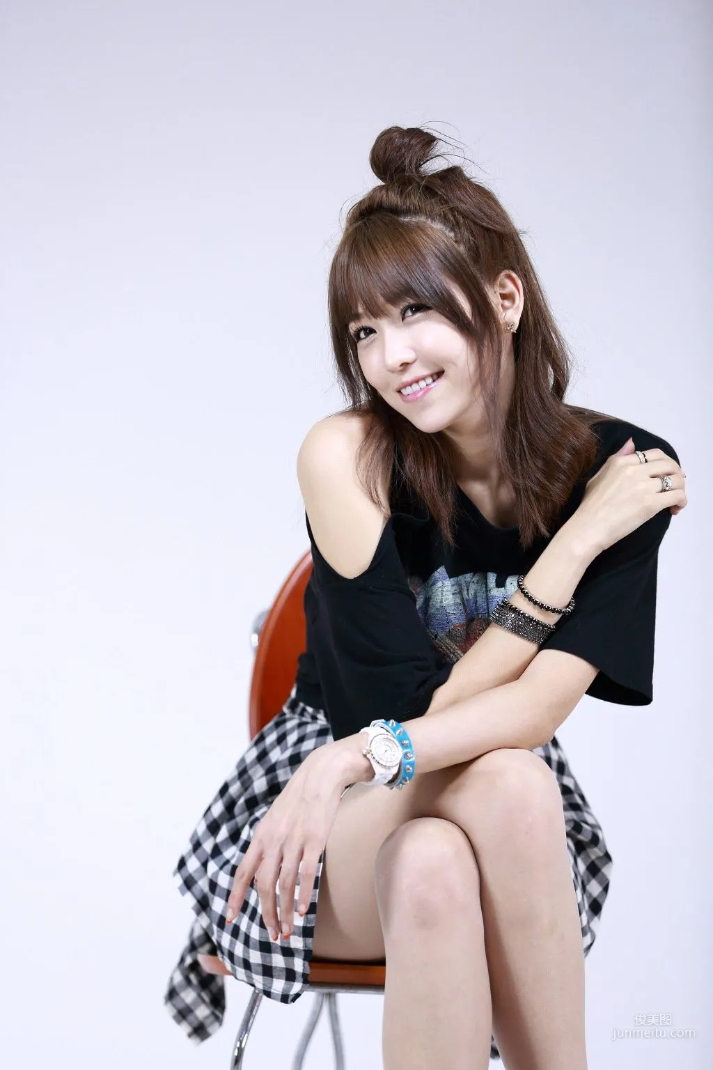 [韓國美女] 李恩慧《丸子頭俏皮風棚拍》 寫真集 15