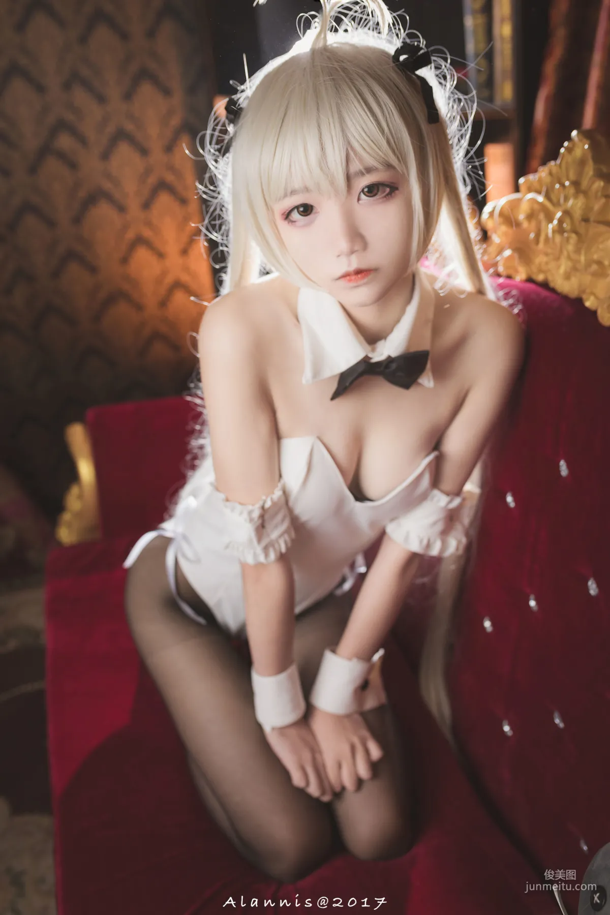 清纯少女五更百鬼《兔女郎+白丝美腿》 [COSPLAY美女] 写真集3