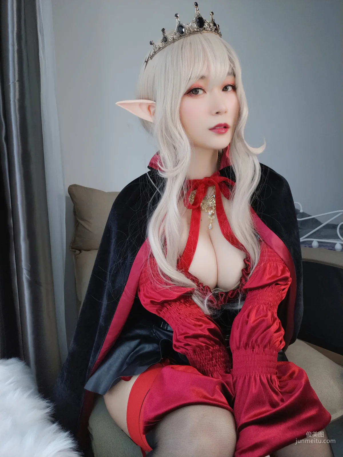 COSER白銀81《皇家吸血鬼》 [COSPLAY少女] 寫真集 28