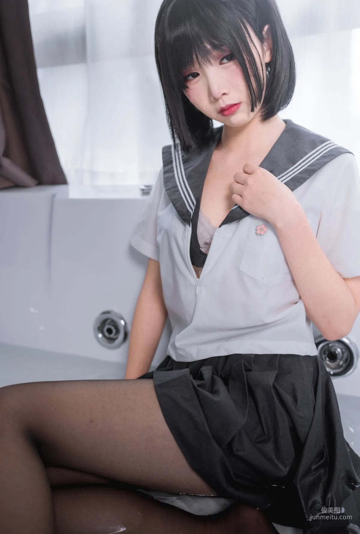 面餅仙兒《腦内少女 黑絲JK》 [福利COSPLAY] 寫真集 22