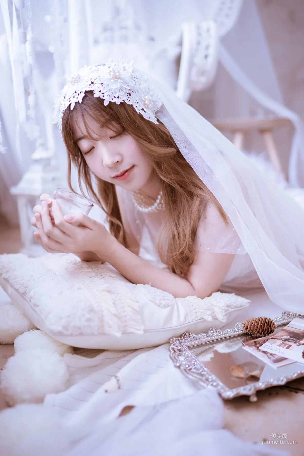 COSER黑川《年上彼女 婚紗+毛衣》 [COSPLAY少女] 寫真集 21