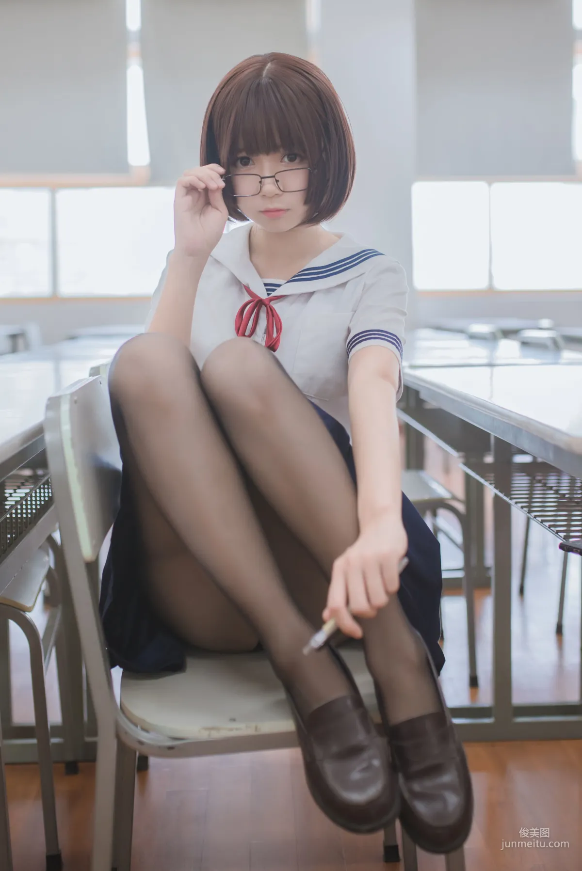 白金Saki《蘑菇頭黑絲JK》 [COSPLAY福利] 寫真集 3
