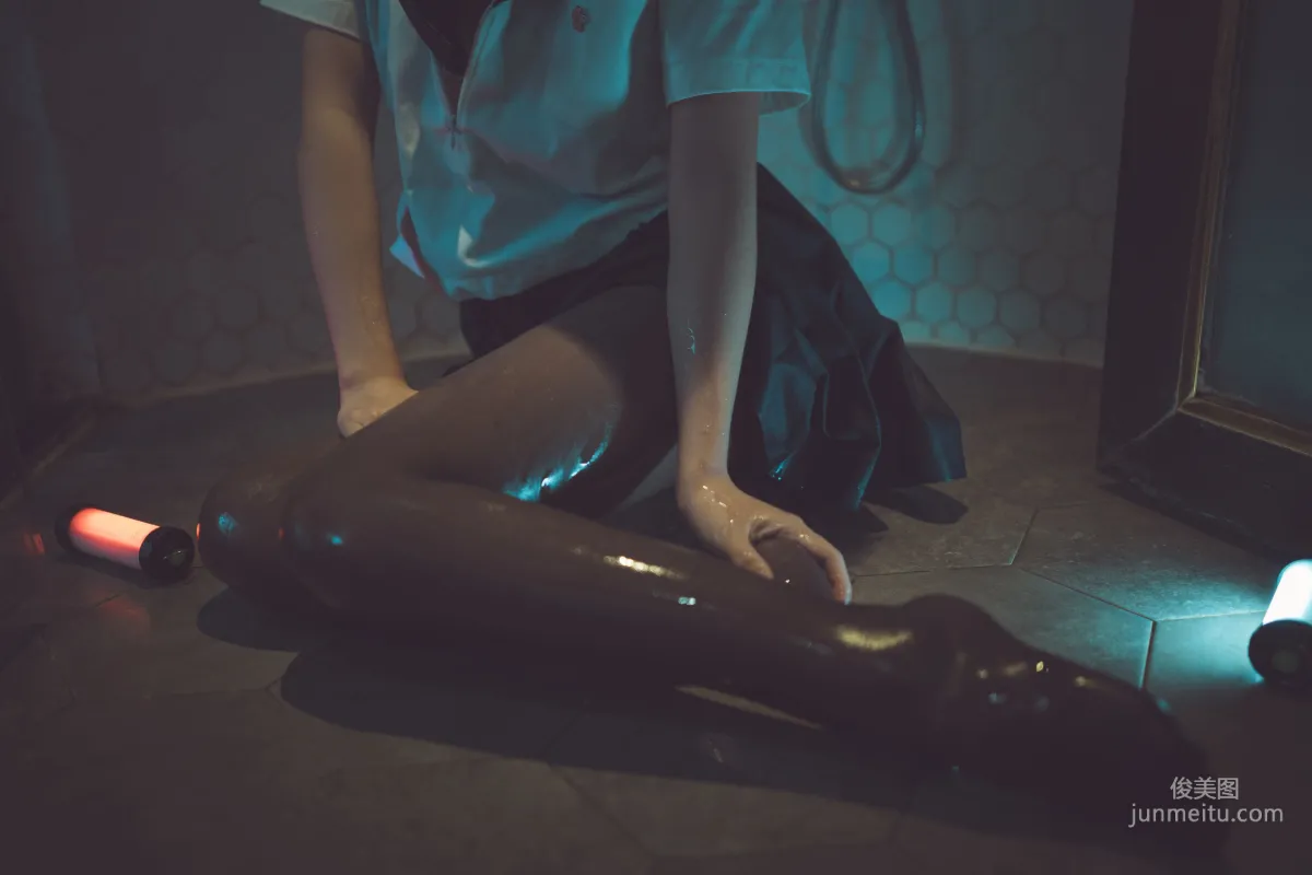 面餅仙兒《腦内少女 浴缸黑絲》 [COSPLAY美女] 寫真集 14